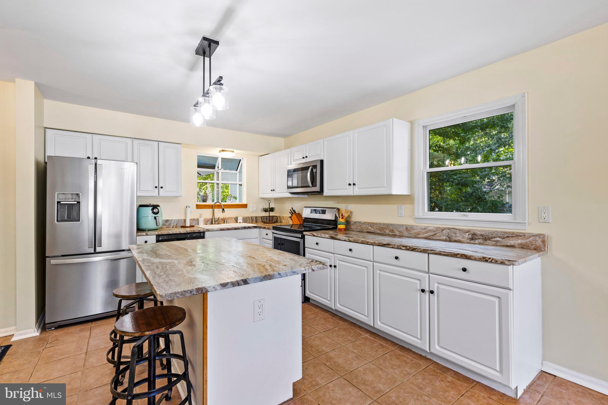 AVALON SHORES - Residential