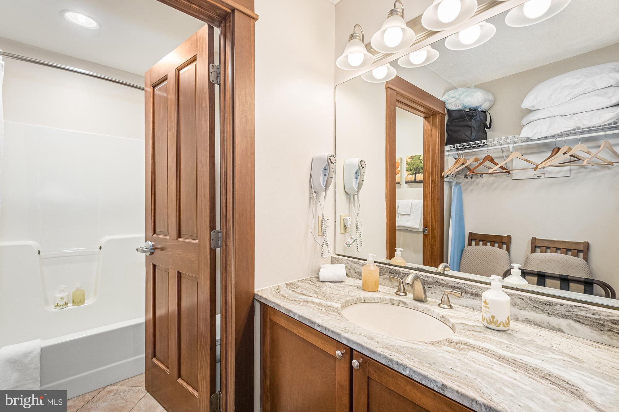 SILVER TREE SUITES - Residential