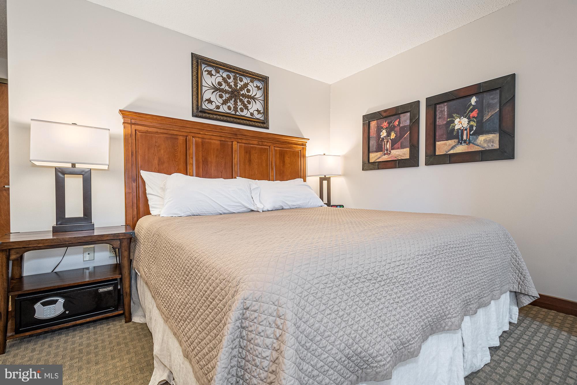 SILVER TREE SUITES - Residential