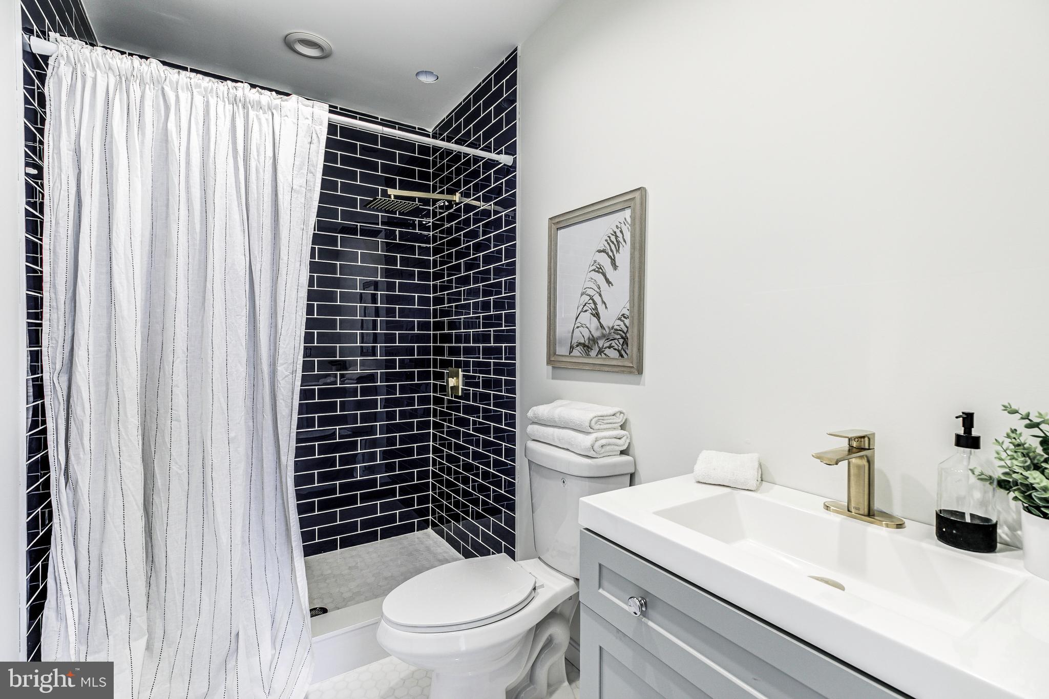 BIDDLE STREET - Residential