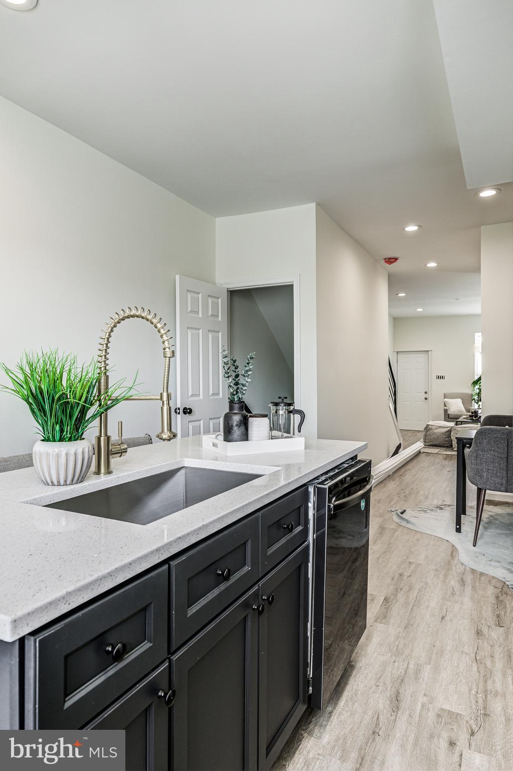 BIDDLE STREET - Residential