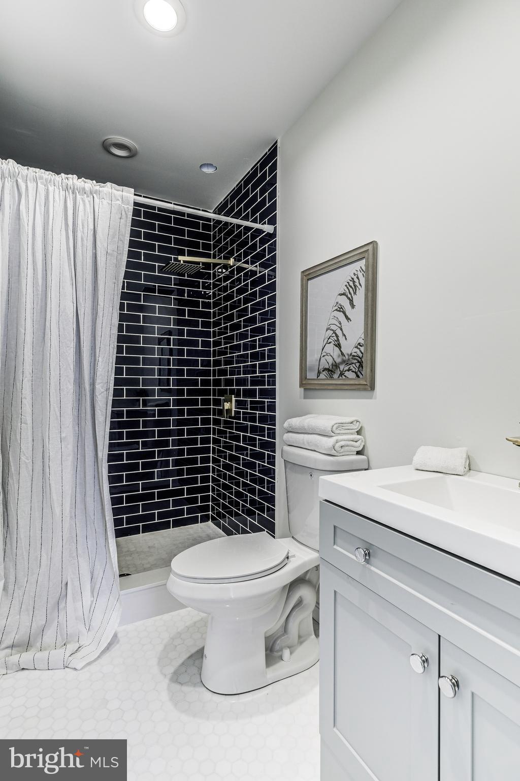 BIDDLE STREET - Residential