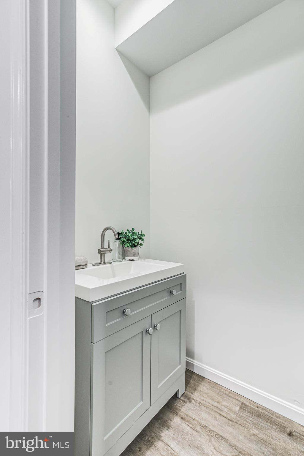 BIDDLE STREET - Residential