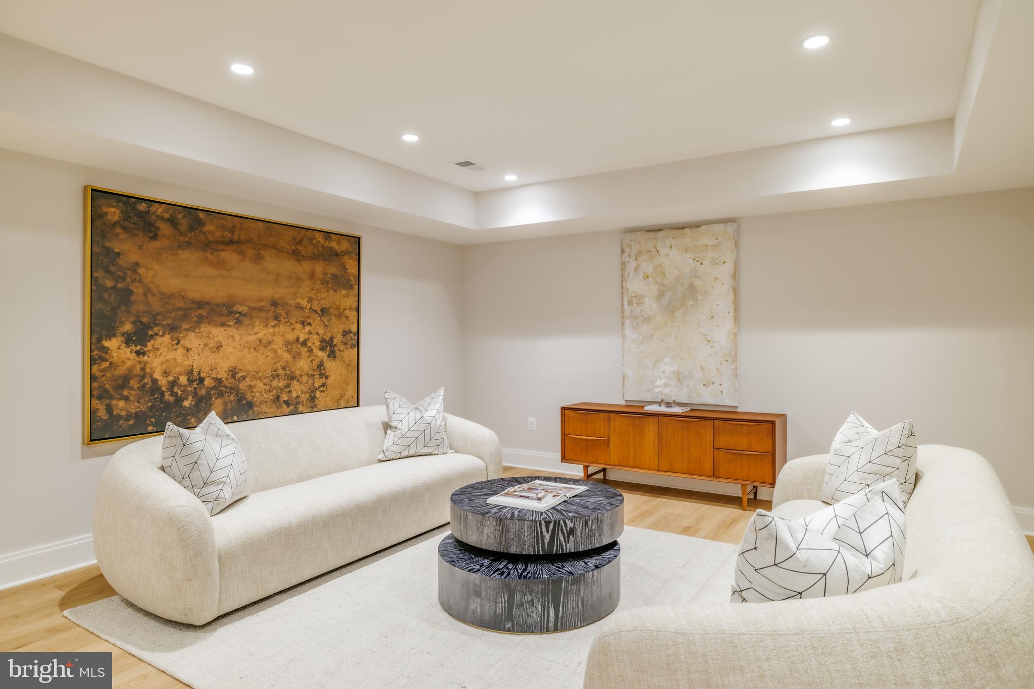 ASHTON HEIGHTS - Residential