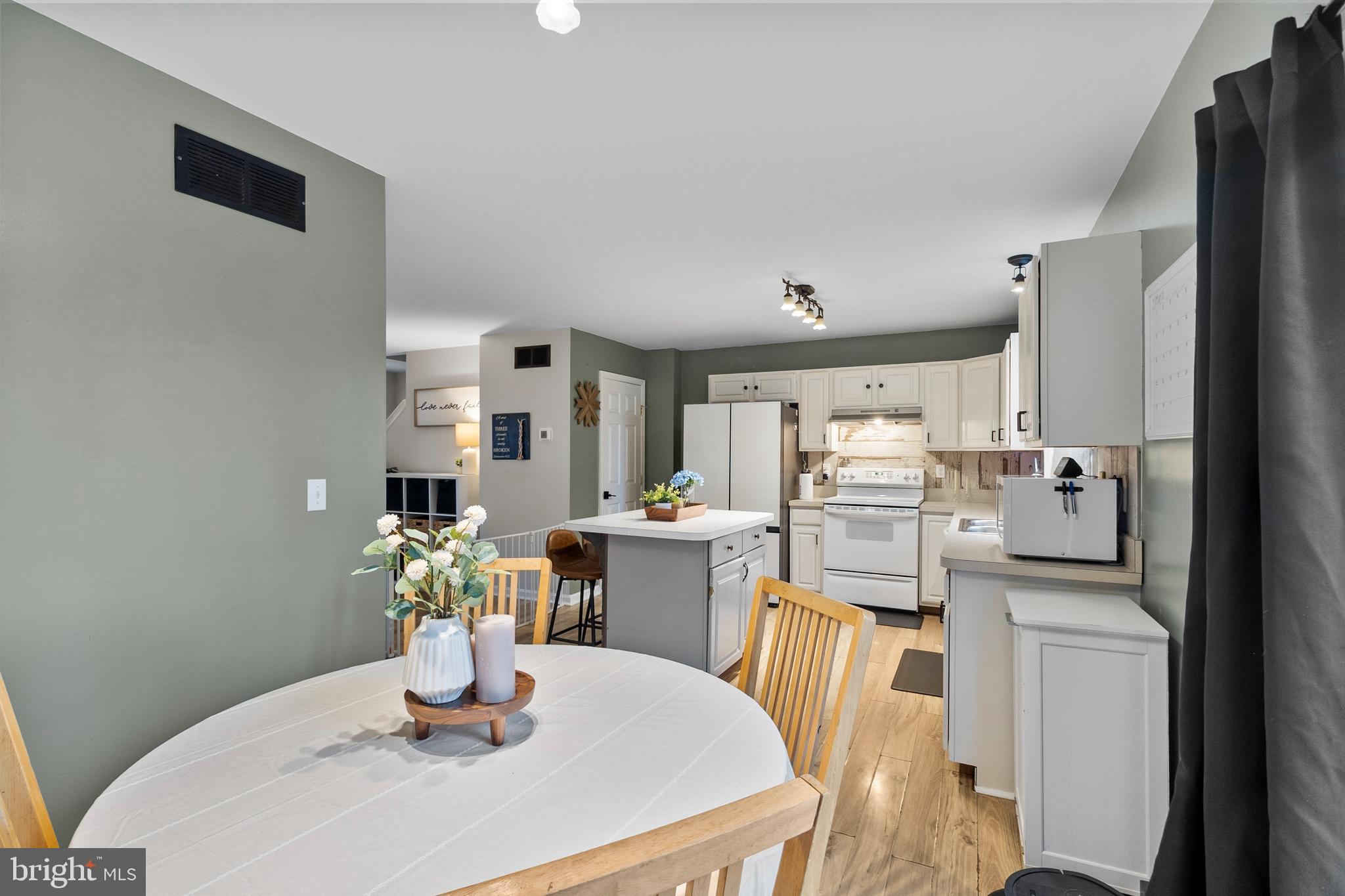 CENTREVILLE - Residential