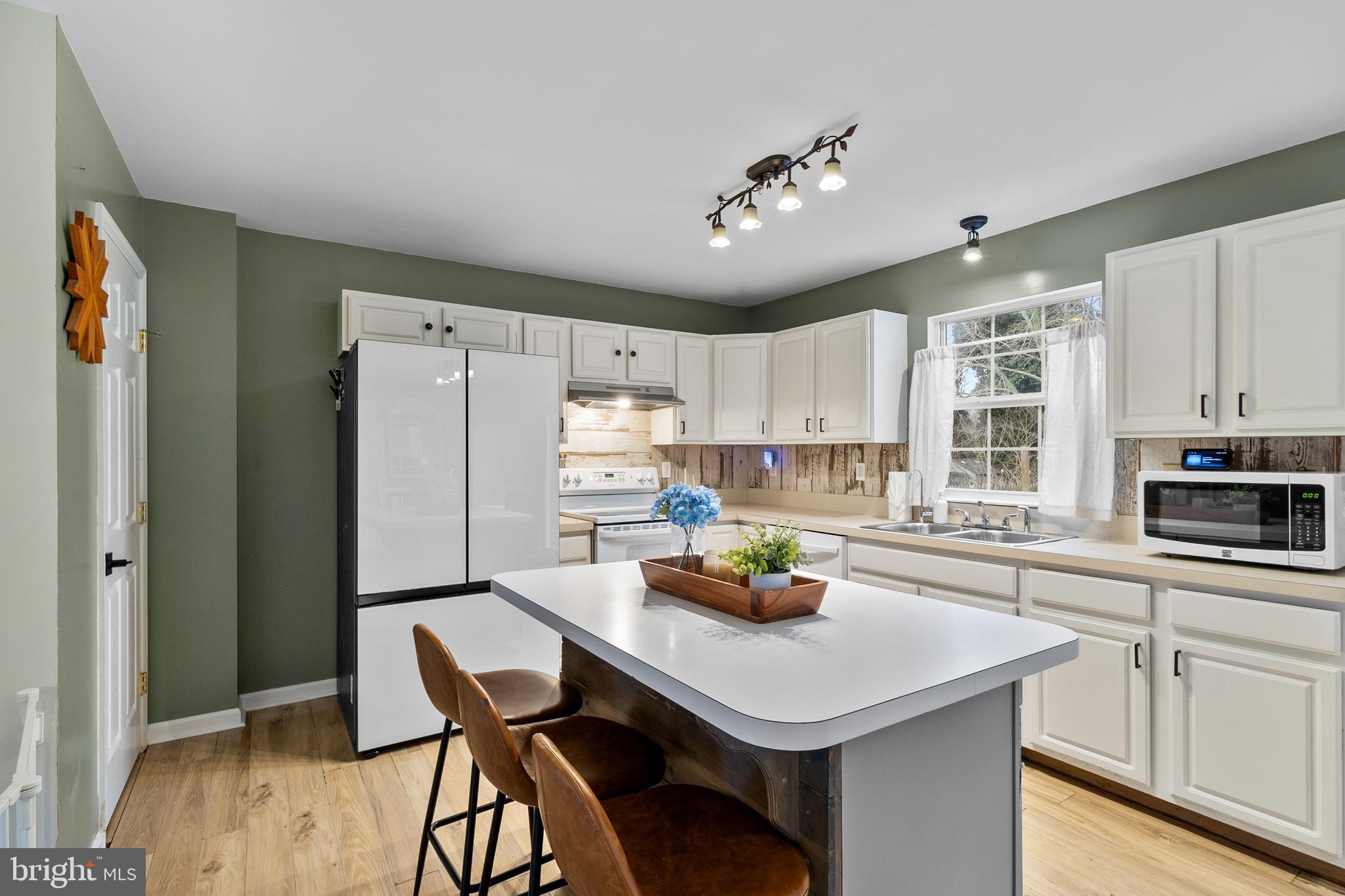 CENTREVILLE - Residential