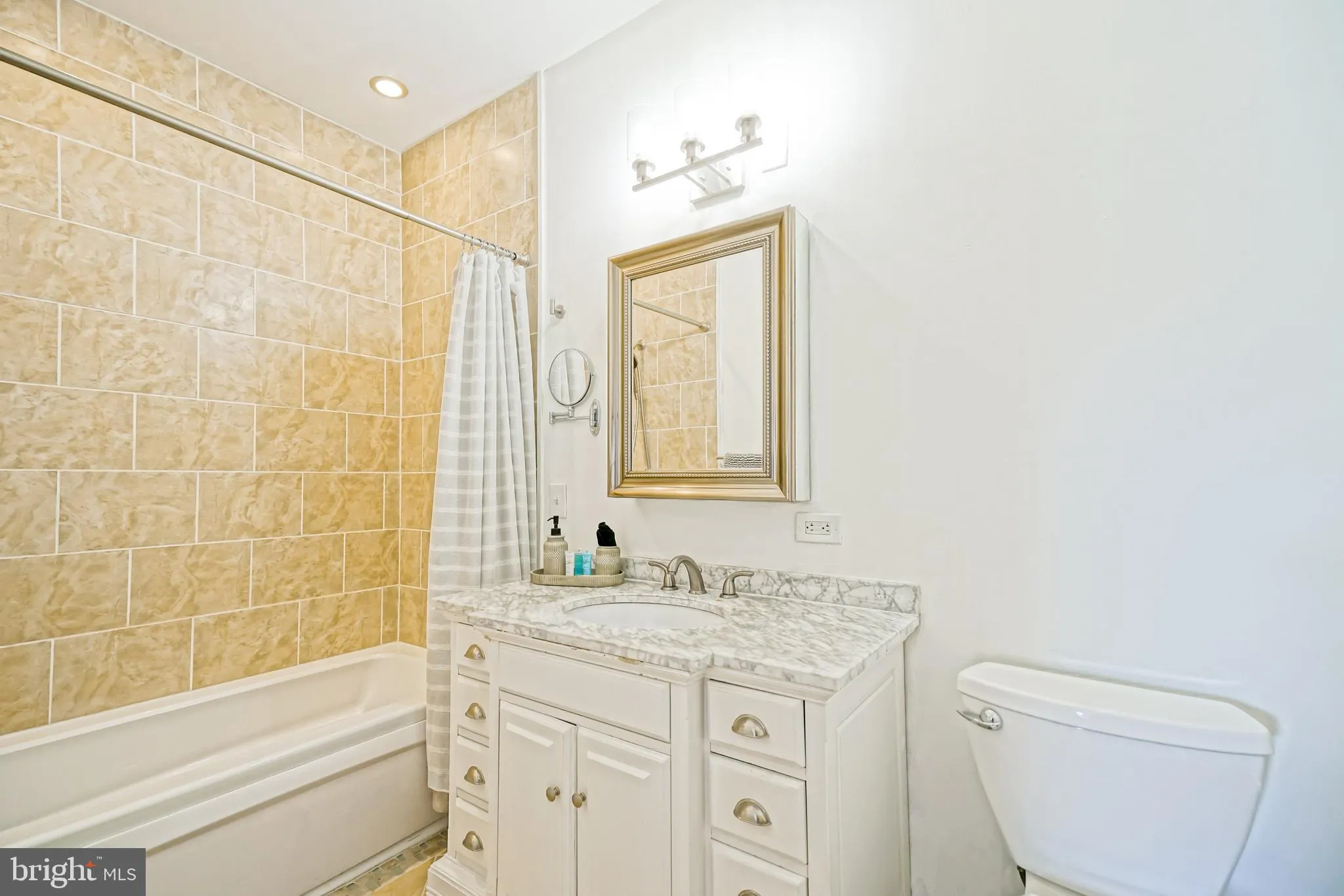 Rehoboth Beach, Delaware 19971, United States, 2 Bedrooms Bedrooms, ,2 BathroomsBathrooms,Residential,Active,200250