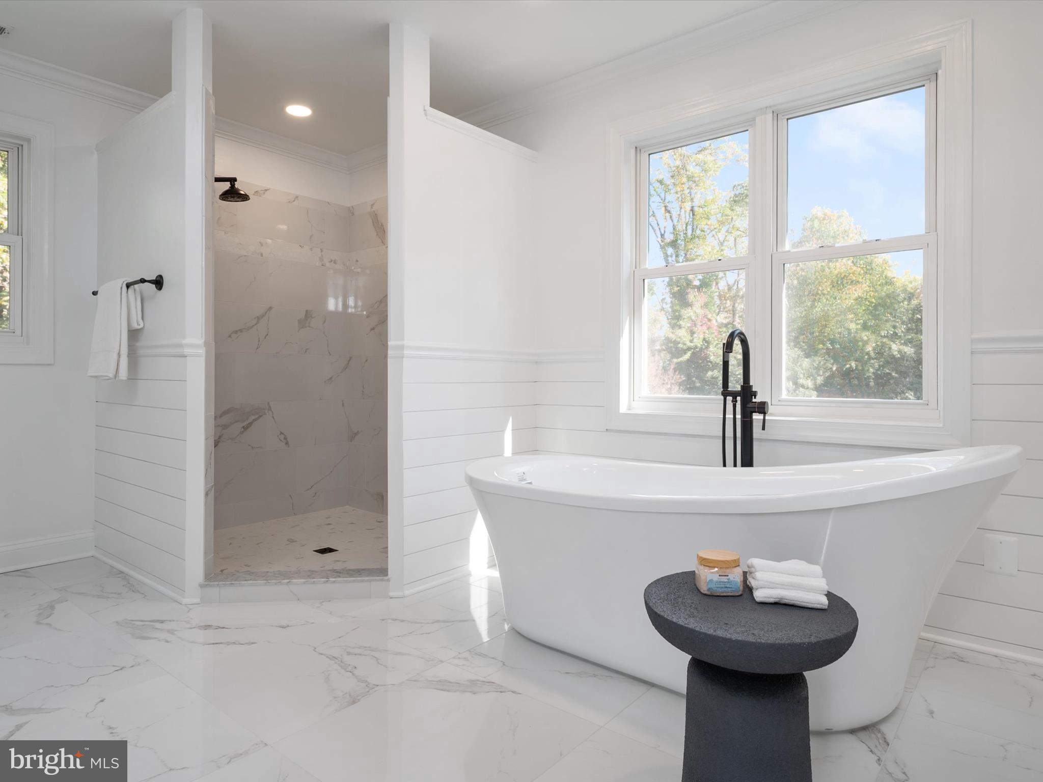 WINDMILL POINT - Residential