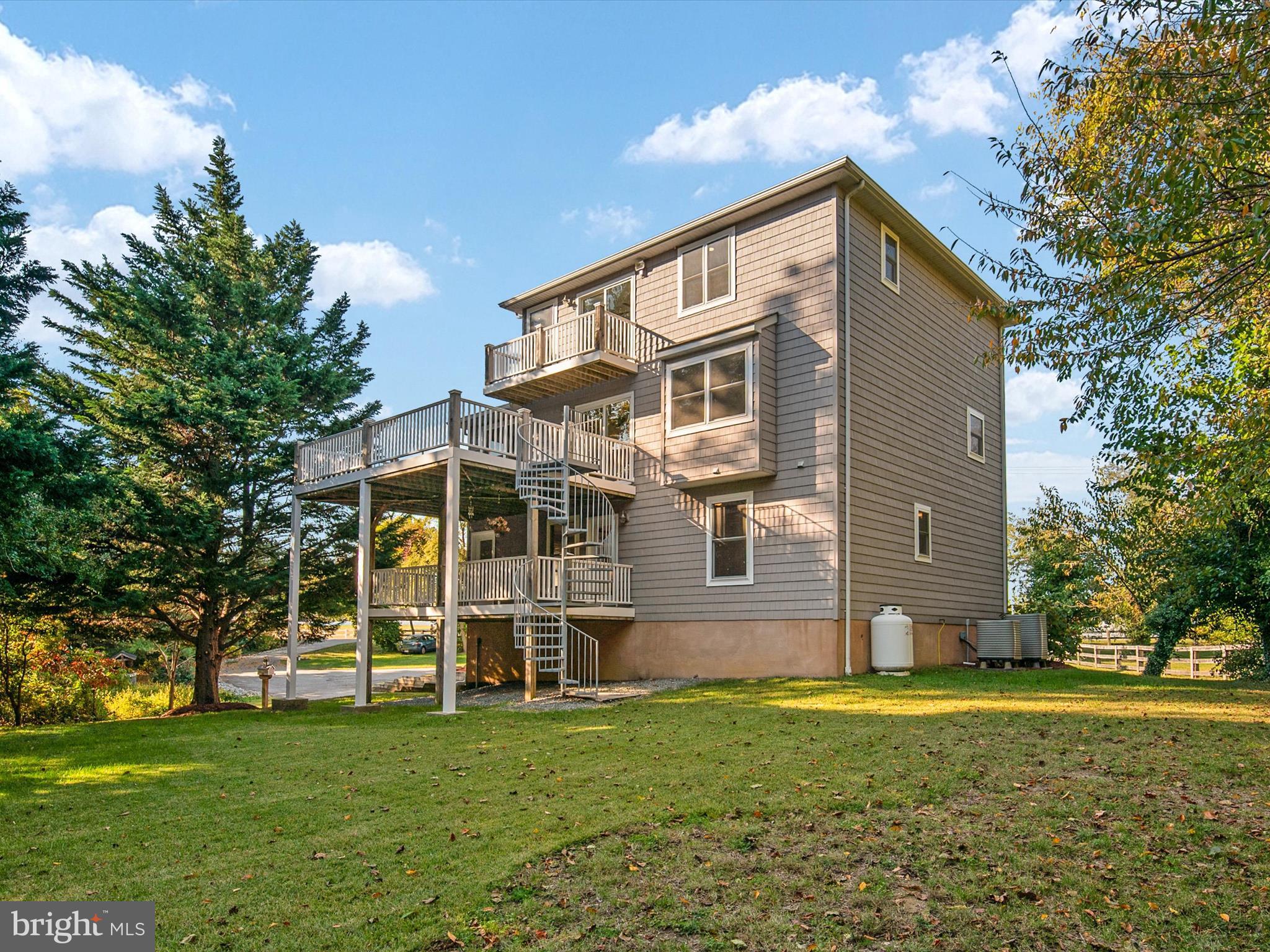 WINDMILL POINT - Residential