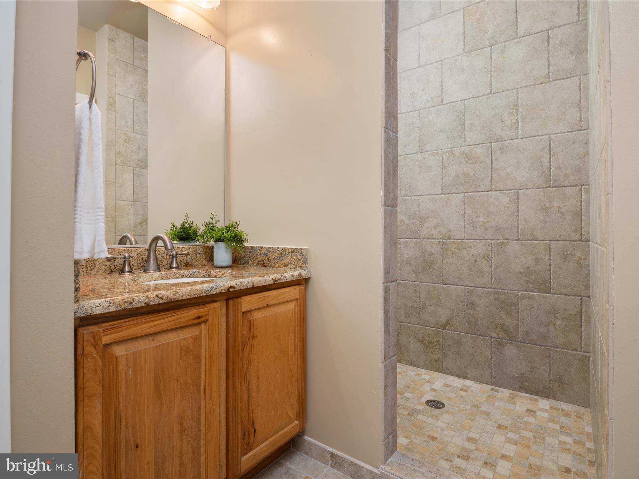 WINDMILL POINT - Residential