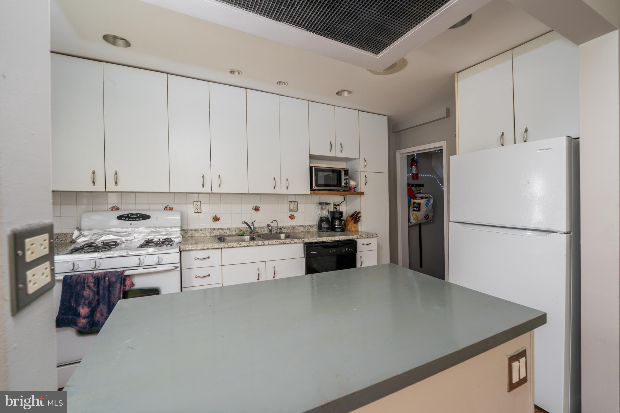 OAKLEIGH - Residential