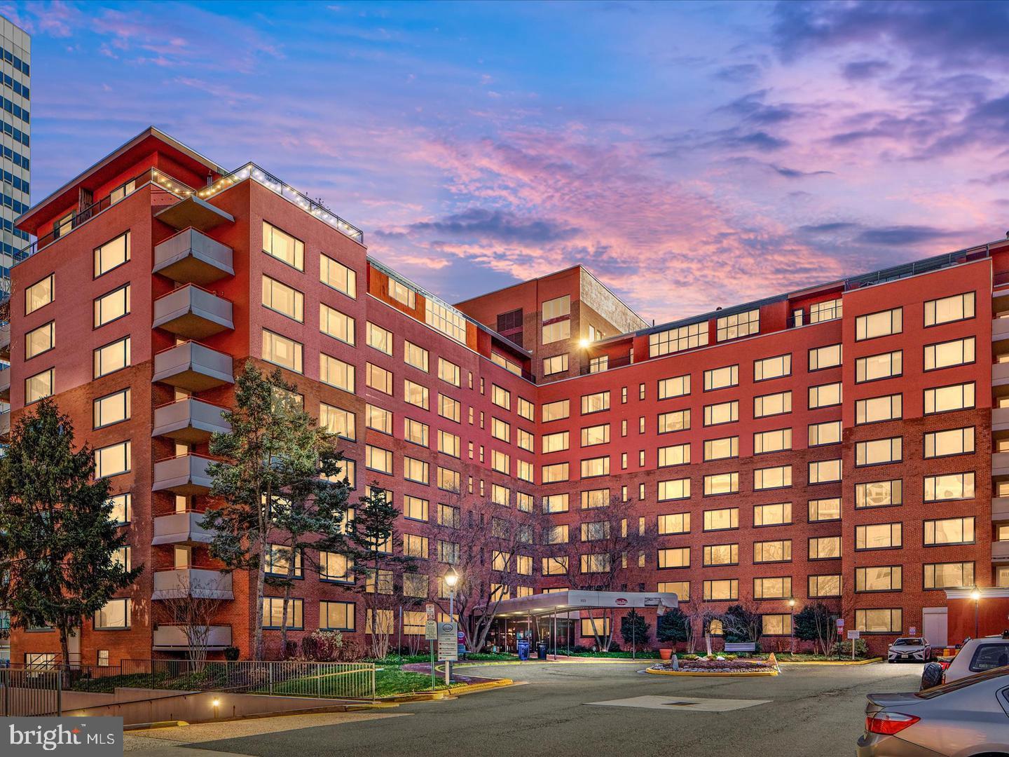 RIVER PLACE EAST - Residential Lease