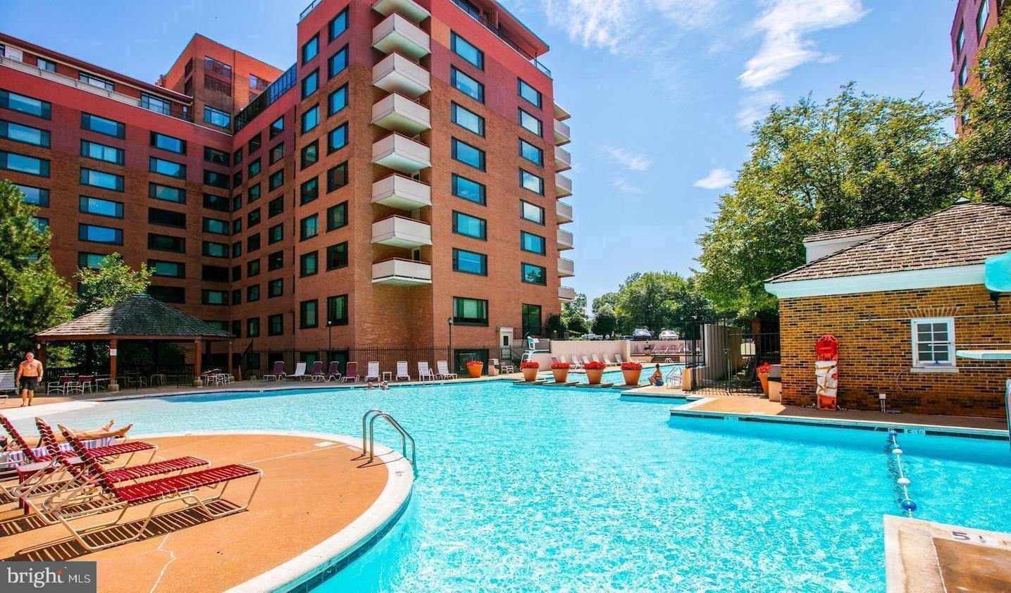 RIVER PLACE EAST - Residential Lease