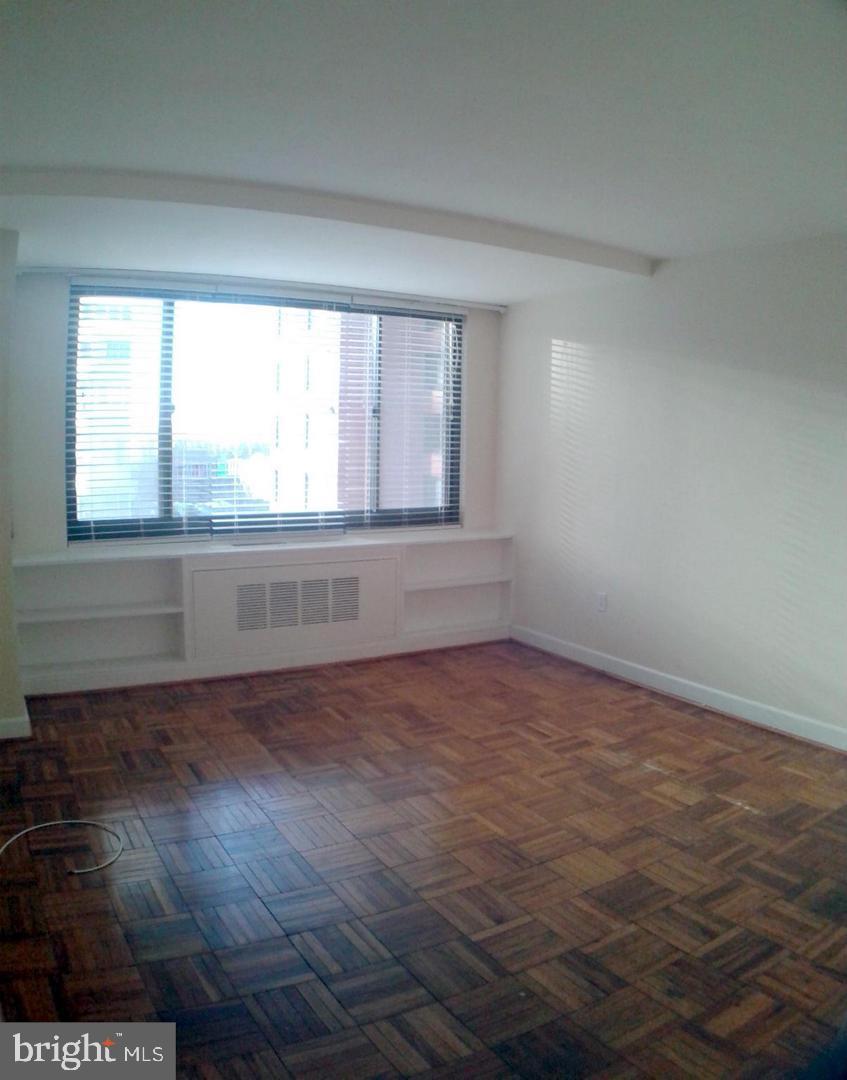 RIVER PLACE EAST - Residential Lease