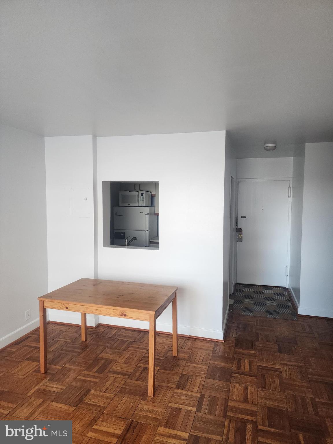 RIVER PLACE EAST - Residential Lease