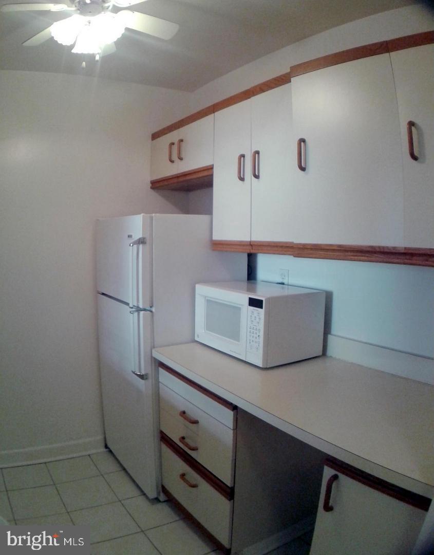 RIVER PLACE EAST - Residential Lease