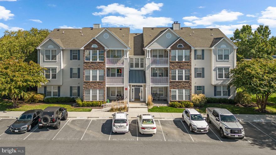 Outstanding 2-bedroom 2-bathroom condominium now available in sought-after Frederick! This home aims to please with ample space throughout. The home welcomes you with a bright living room with soaring cathedral ceilings.  From there, you'll find the gourmet kitchen with ample cabinet space, breakfast bar, and granite countertops.  A bright dining room rounds out the living space. Two primary suites offer ample space to stretch.  Enjoy nature on your covered balcony! Washer and dryer in unit!  Easy access to major shopping, dining and commuter routes. HVAC replaced in 2023!