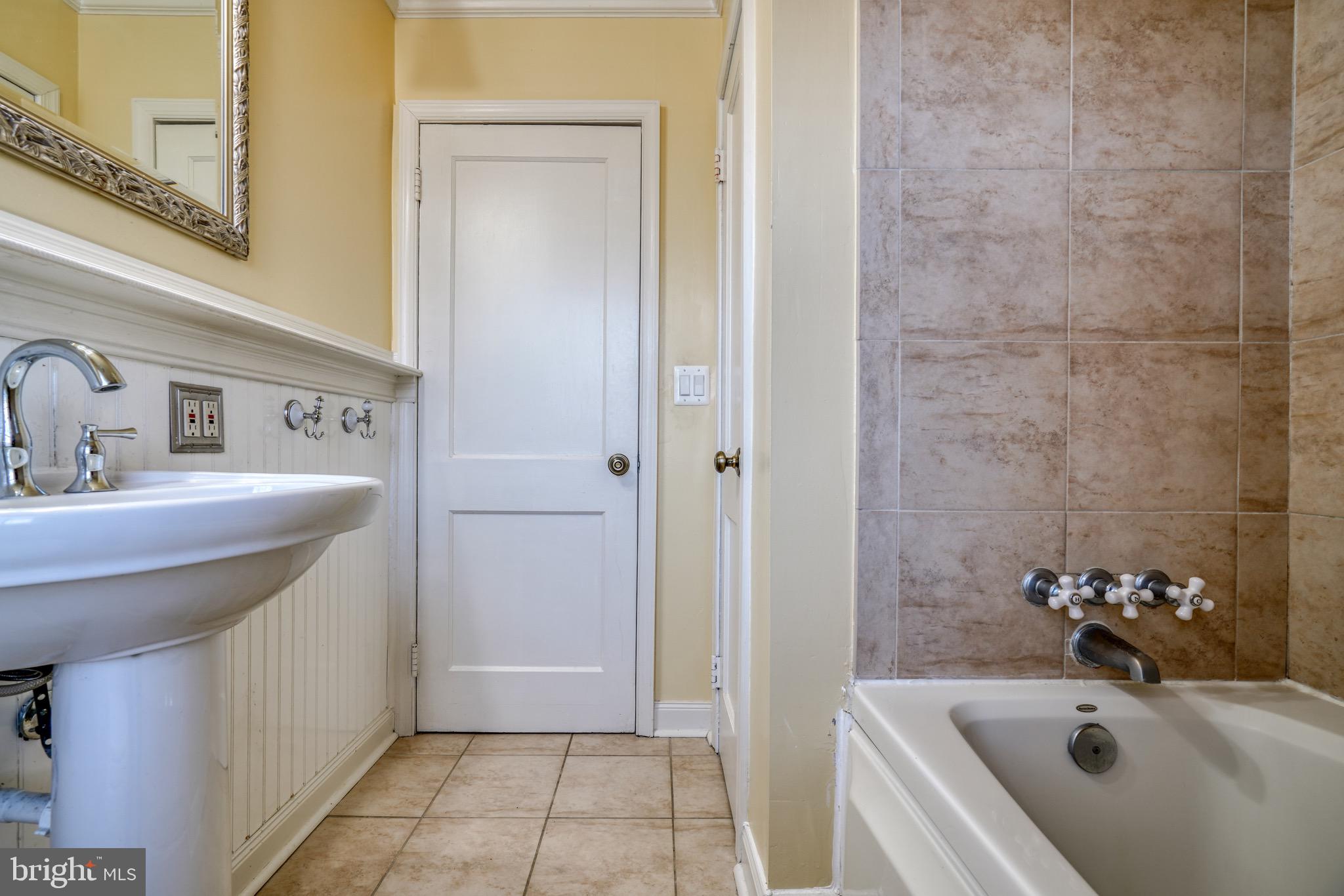 RODGERS FORGE - Residential Lease