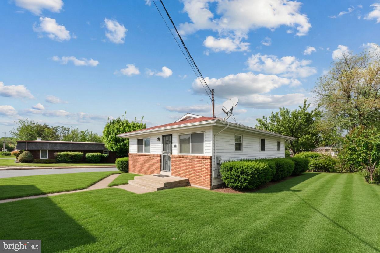 CATONSVILLE MANOR - Residential