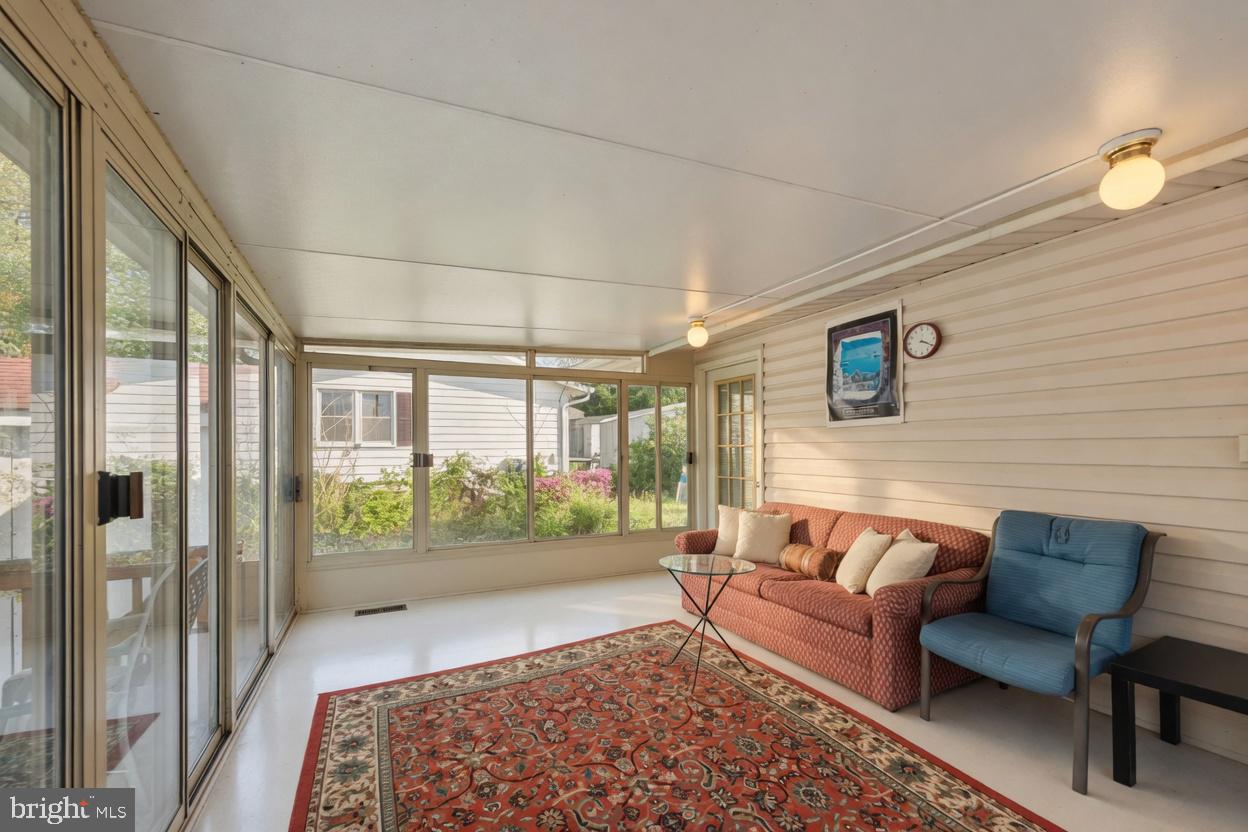 CATONSVILLE MANOR - Residential