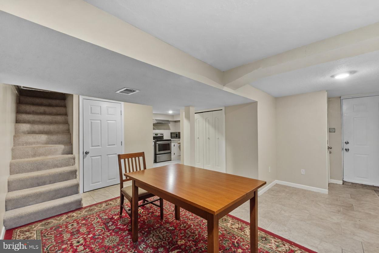 CATONSVILLE MANOR - Residential
