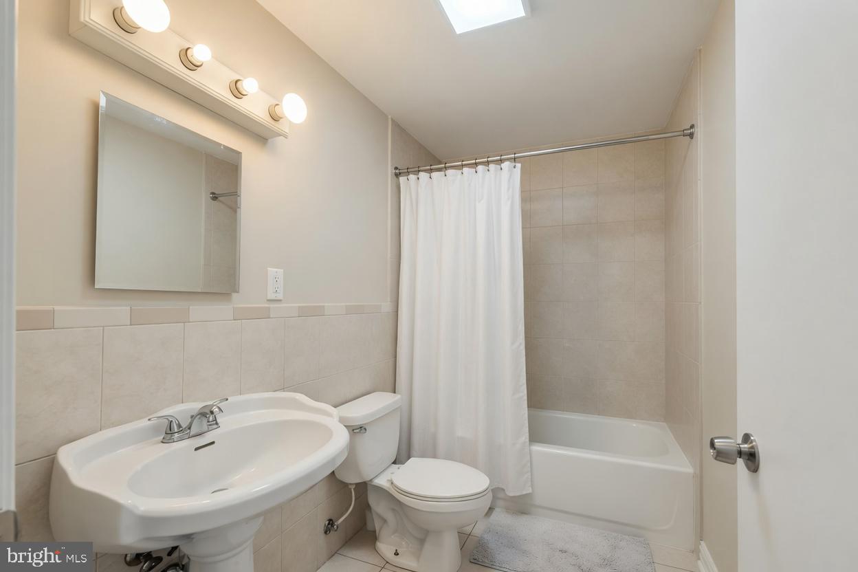 CATONSVILLE MANOR - Residential