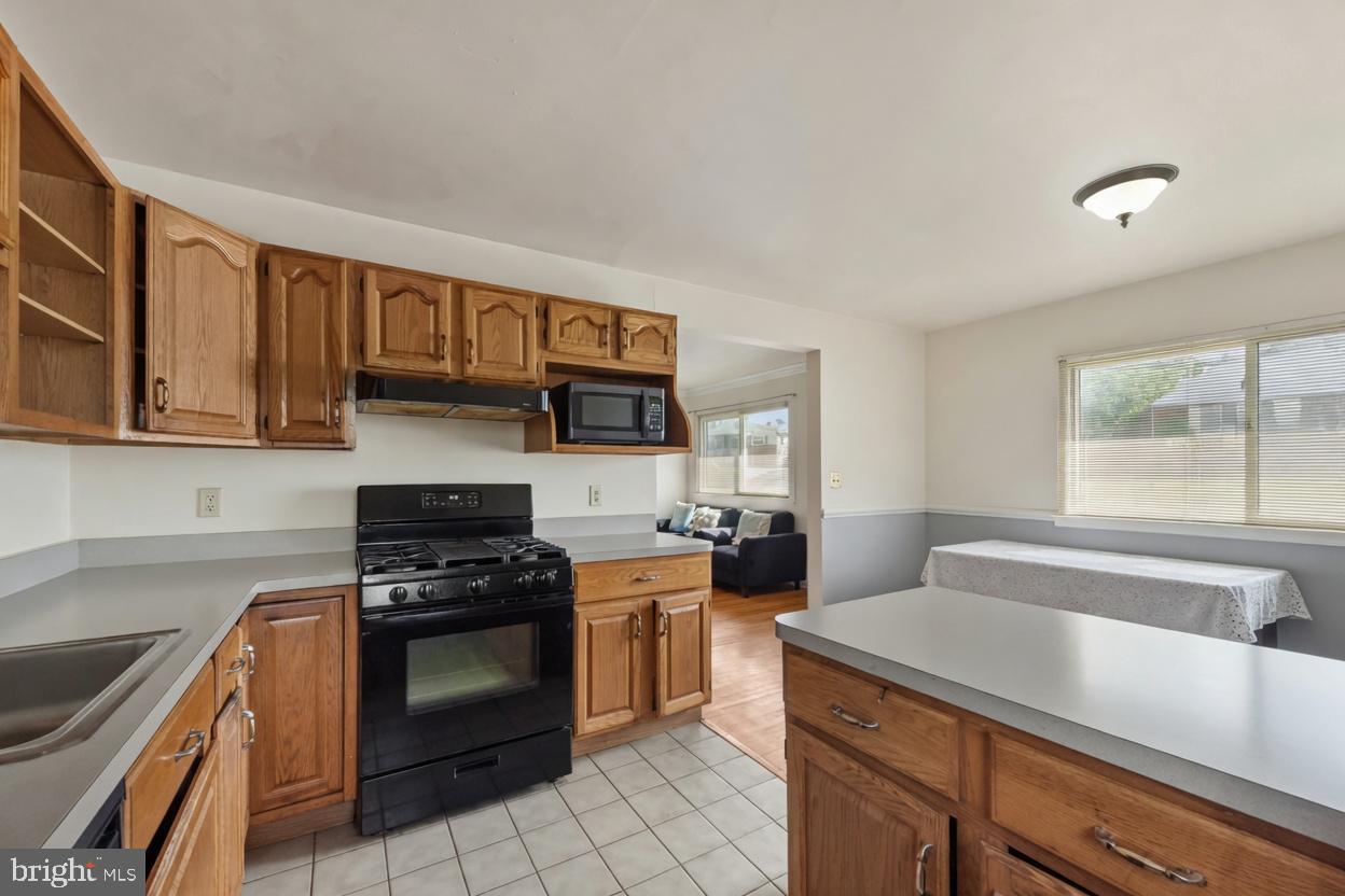 CATONSVILLE MANOR - Residential