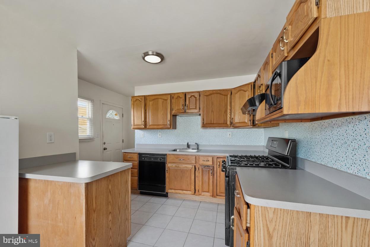 CATONSVILLE MANOR - Residential