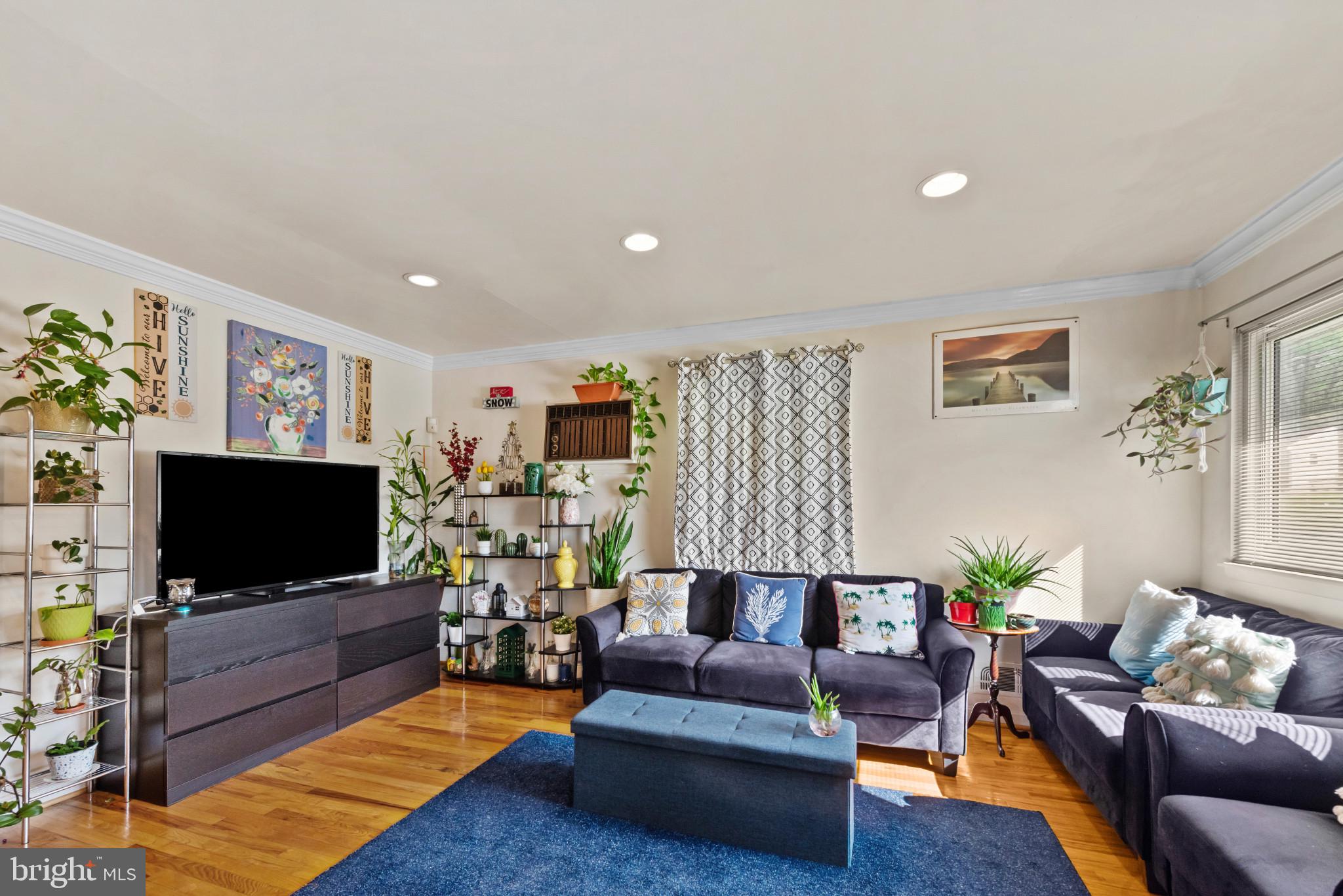 CATONSVILLE MANOR - Residential