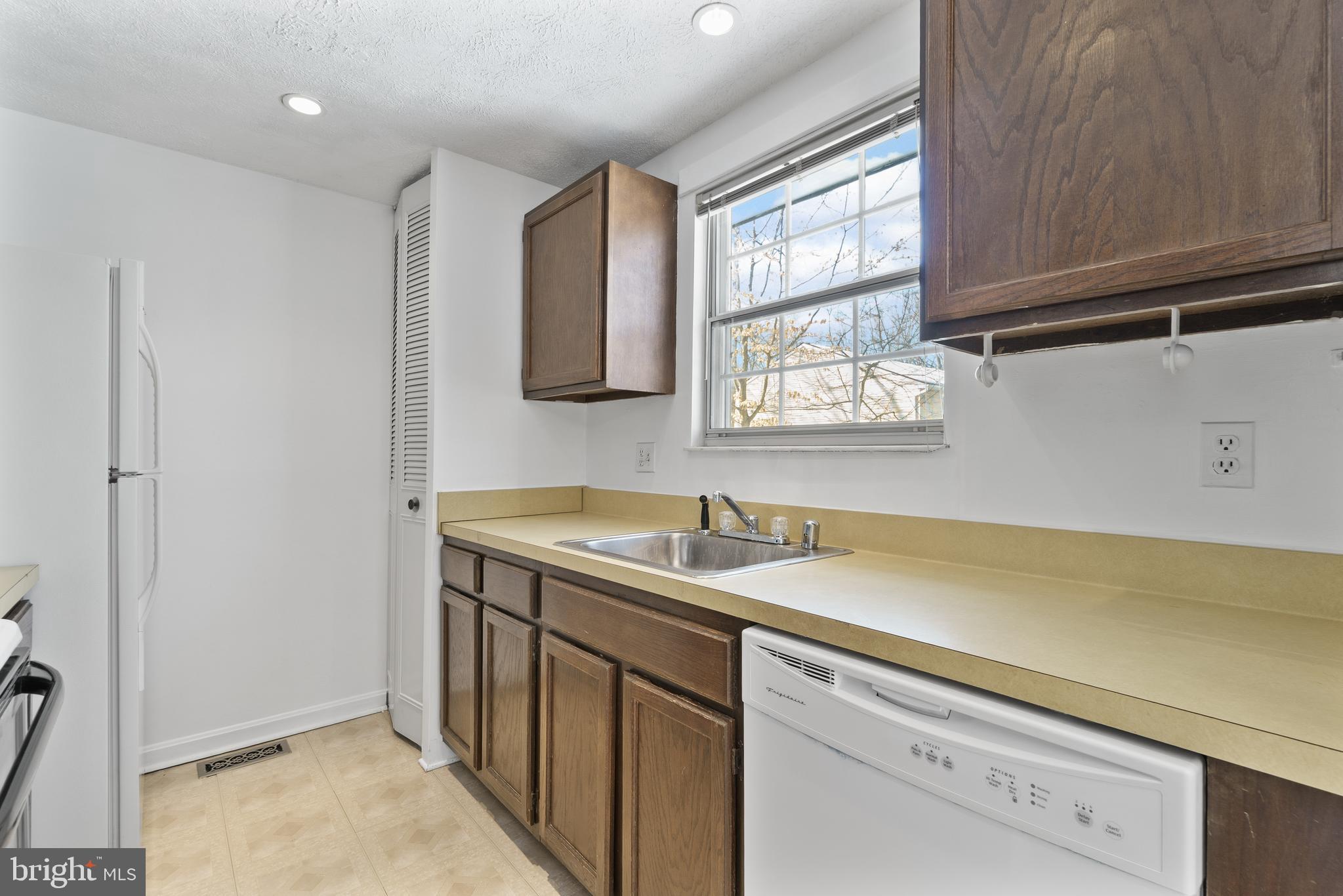 VILLAGE OF OWEN BROWN - Residential