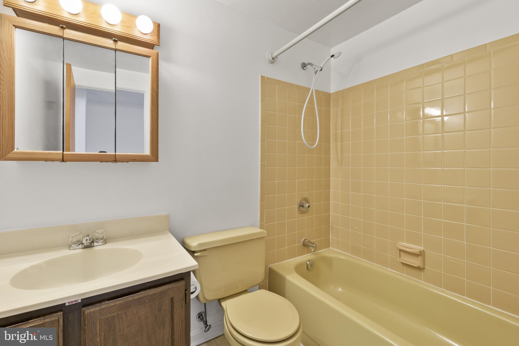 VILLAGE OF OWEN BROWN - Residential