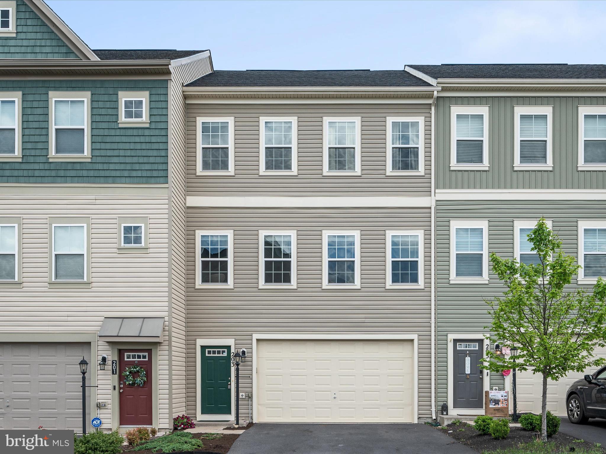 Located in the sought-after resort-like community of Snowden Bridge, you'll have access to top-notch amenities .Step into comfort and style in this nearly new three-story townhome built in 2020. Boasting 3 spacious bedrooms and 2.5 luxe bath, and an open-concept l flows from kitchen to dinning to living room with large windows, this home is perfectly designed for both living and entertaining. An oversized Island ideal for casual mornings or dinner parties. SELLER IS OFFERING CLOSING COST ASSISTANCE
