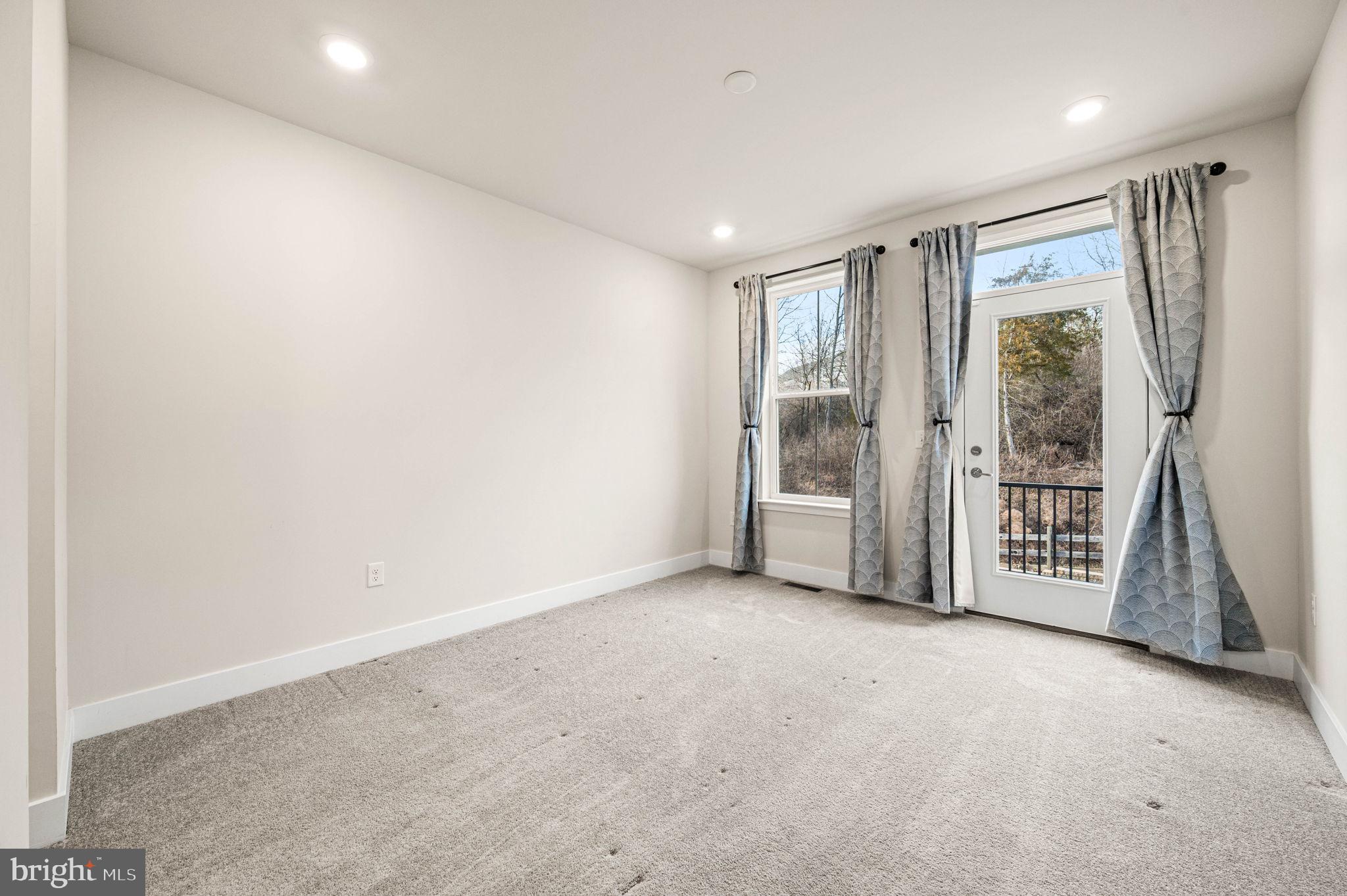 STEELPOINTE - Residential