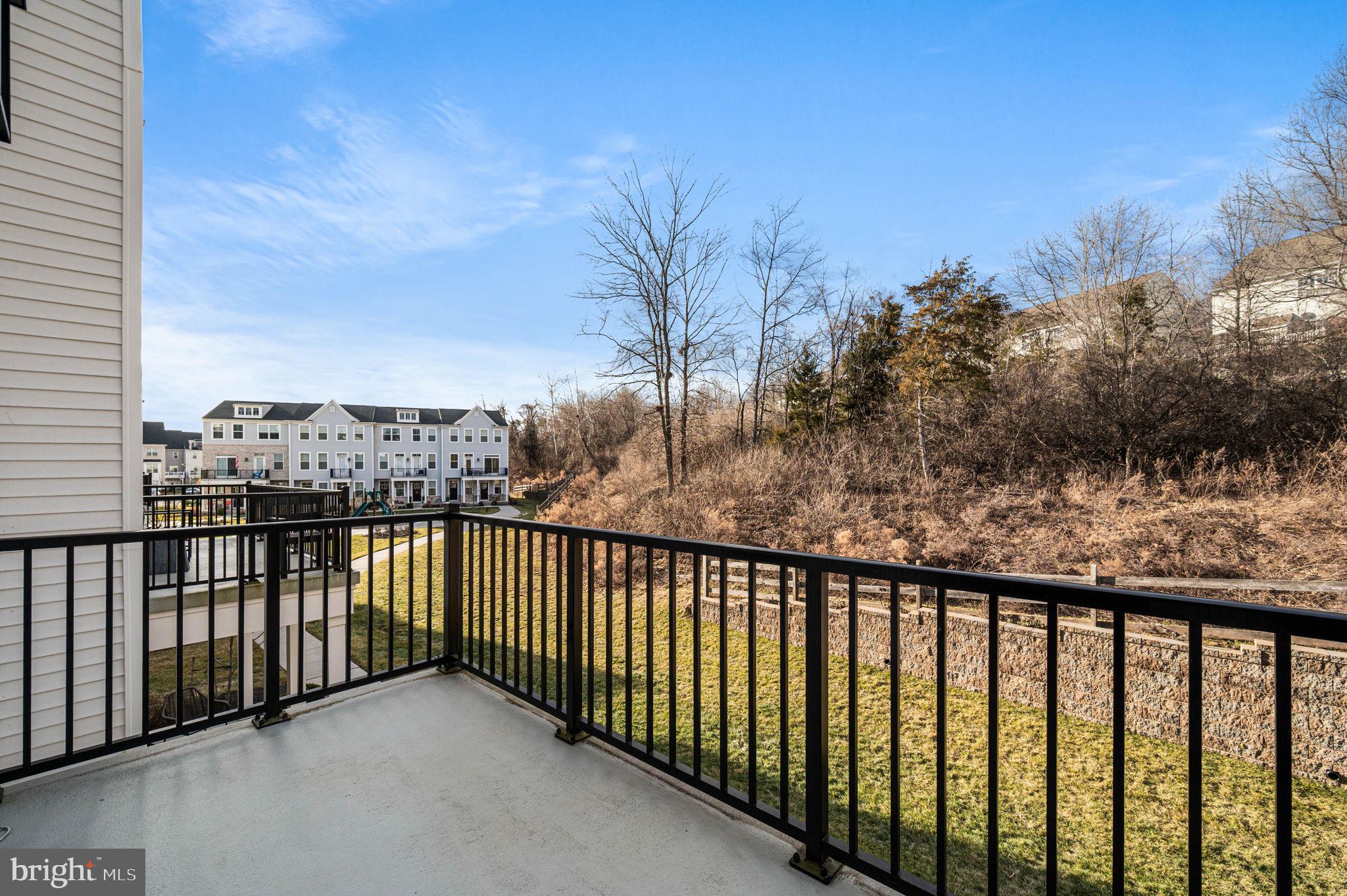 STEELPOINTE - Residential