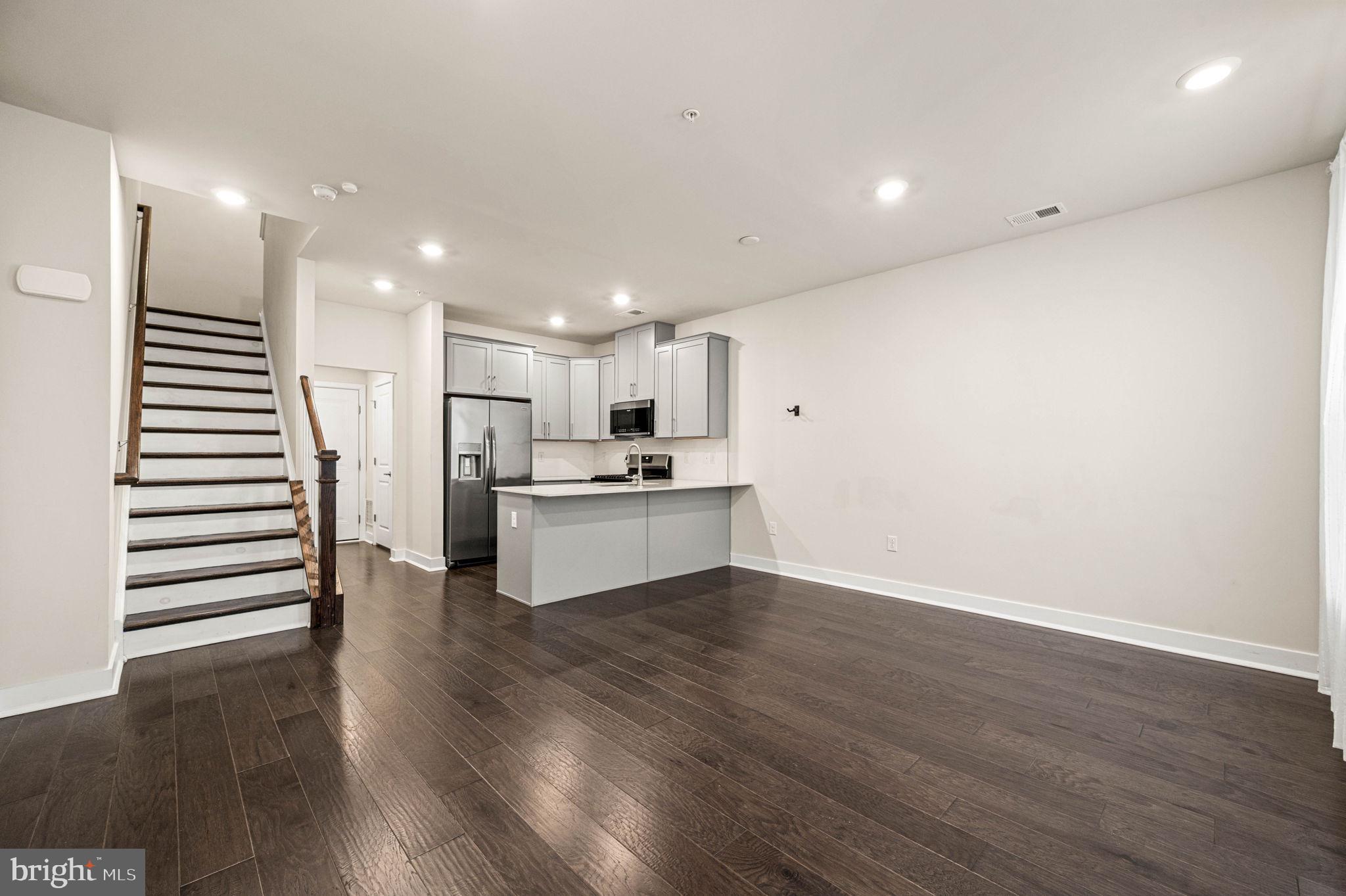 STEELPOINTE - Residential