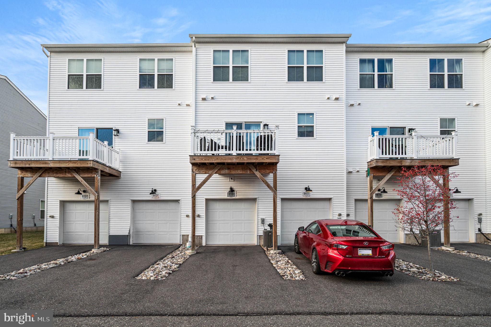 STEELPOINTE - Residential