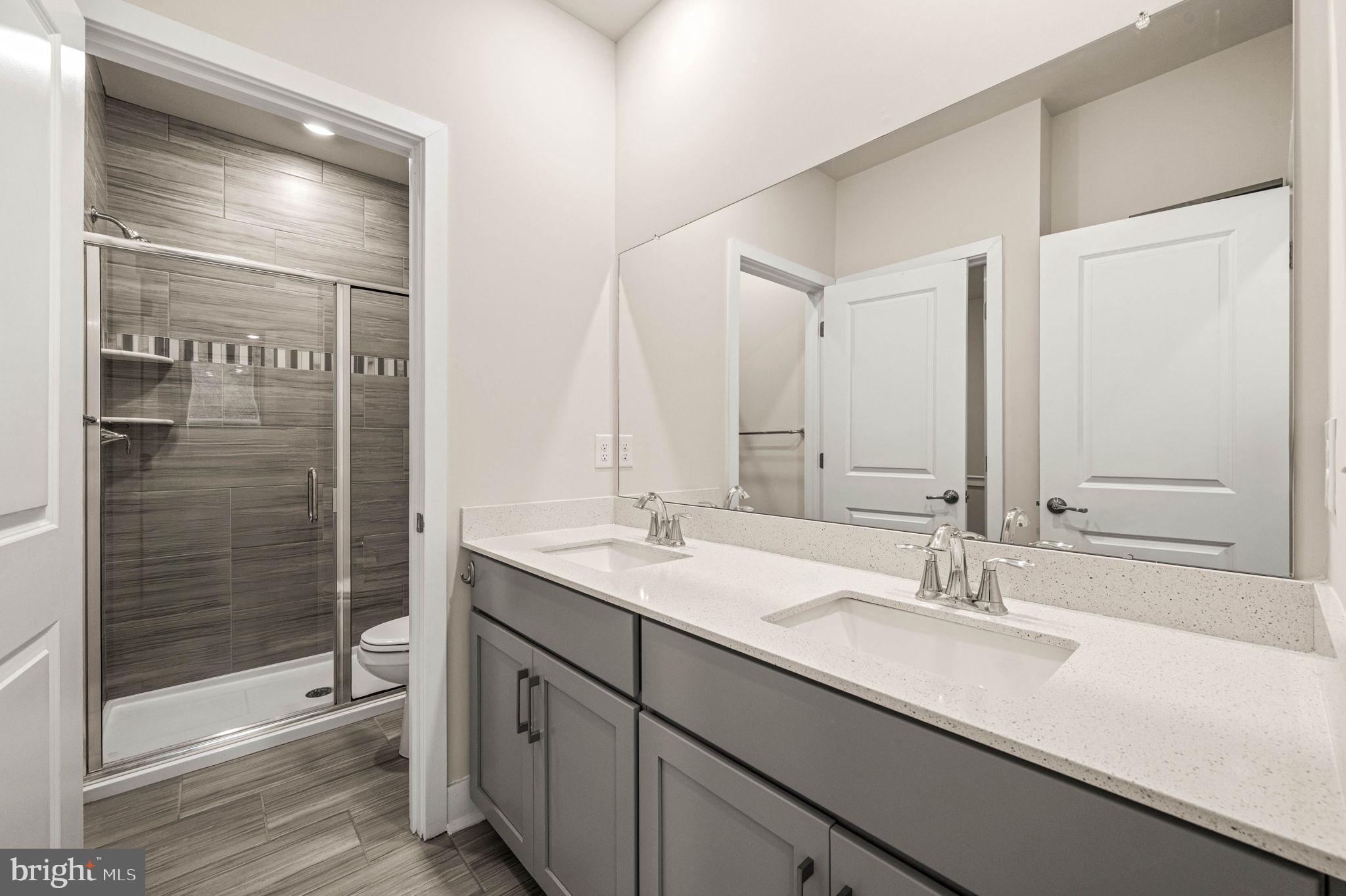 STEELPOINTE - Residential