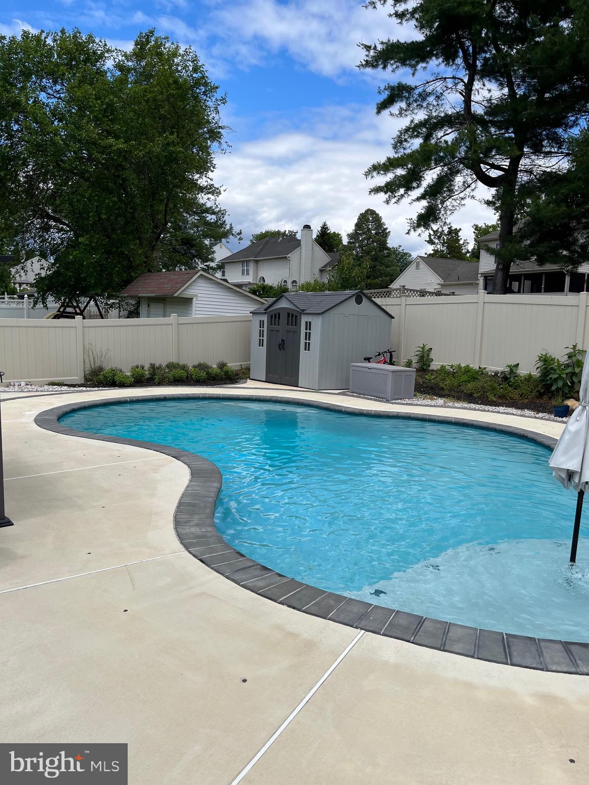 107 CRESCENT HOLLOW DRIVE