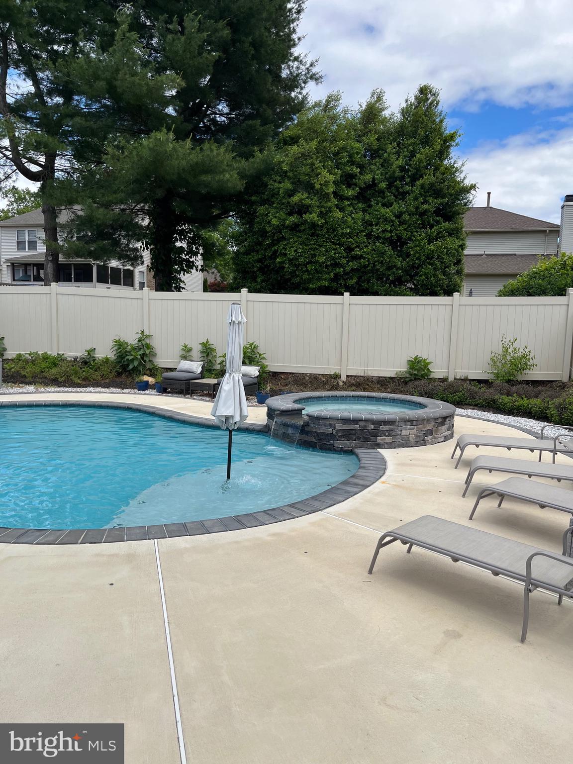 107 CRESCENT HOLLOW DRIVE