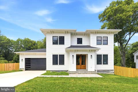 Photo of 4008 Burke Station Road, FAIRFAX, VA 22032 (MLS # VAFC2008494)