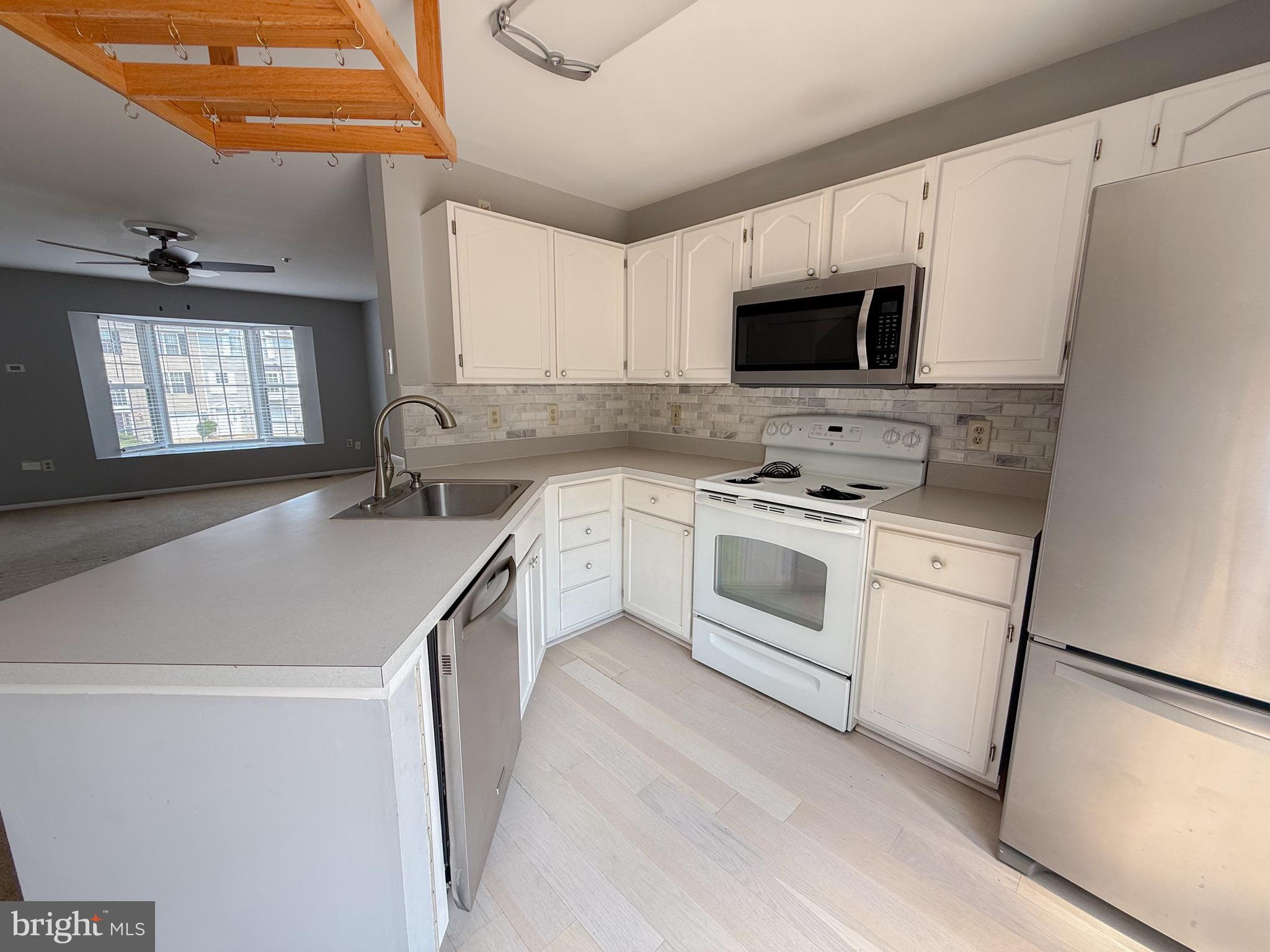 BURNT OAKS - Residential Lease