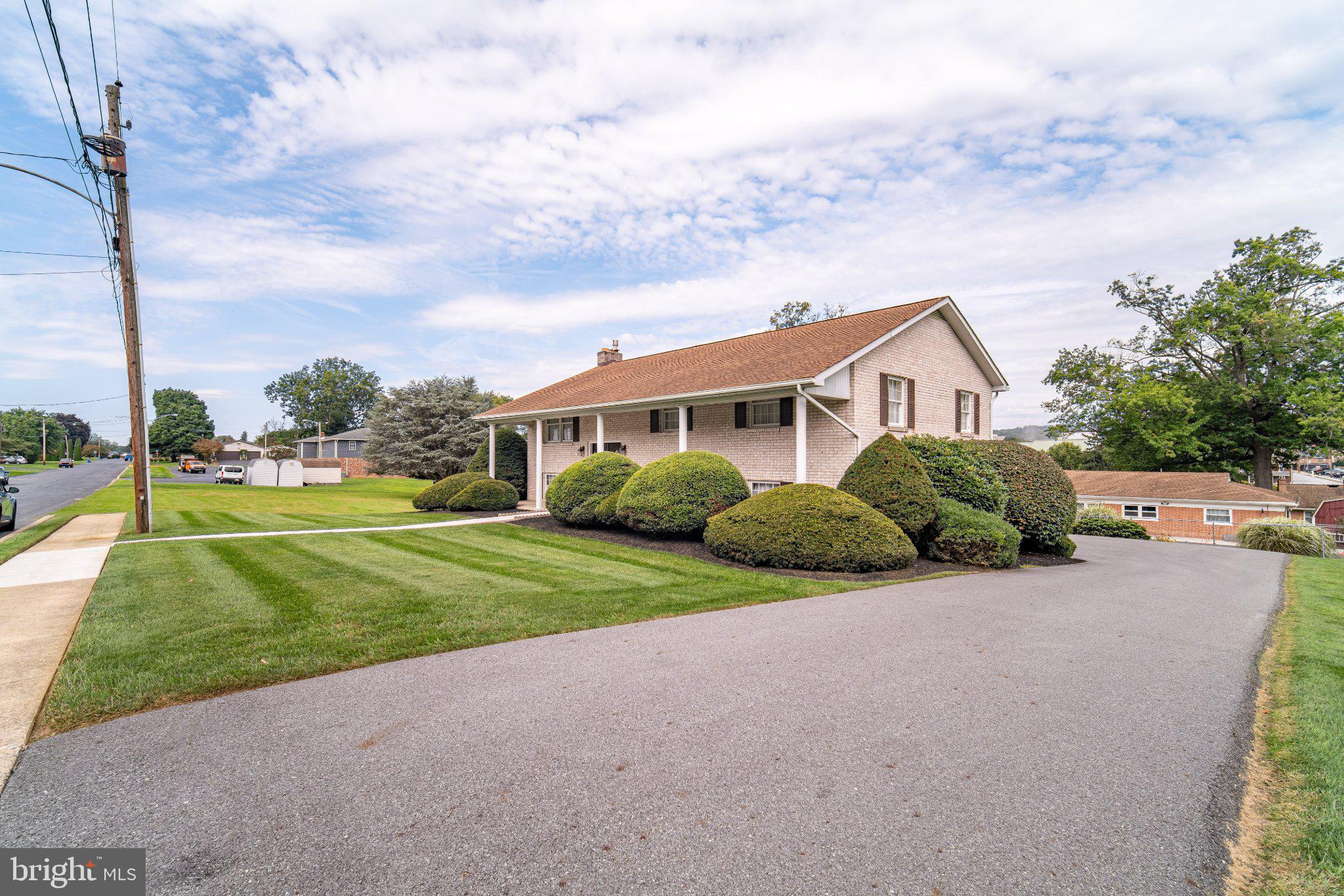 302 MAPLE STREET