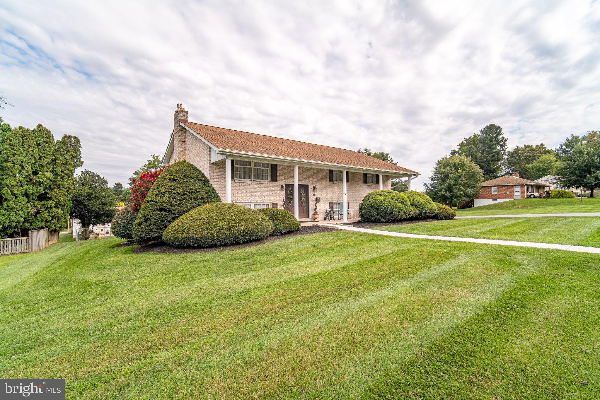 302 MAPLE STREET