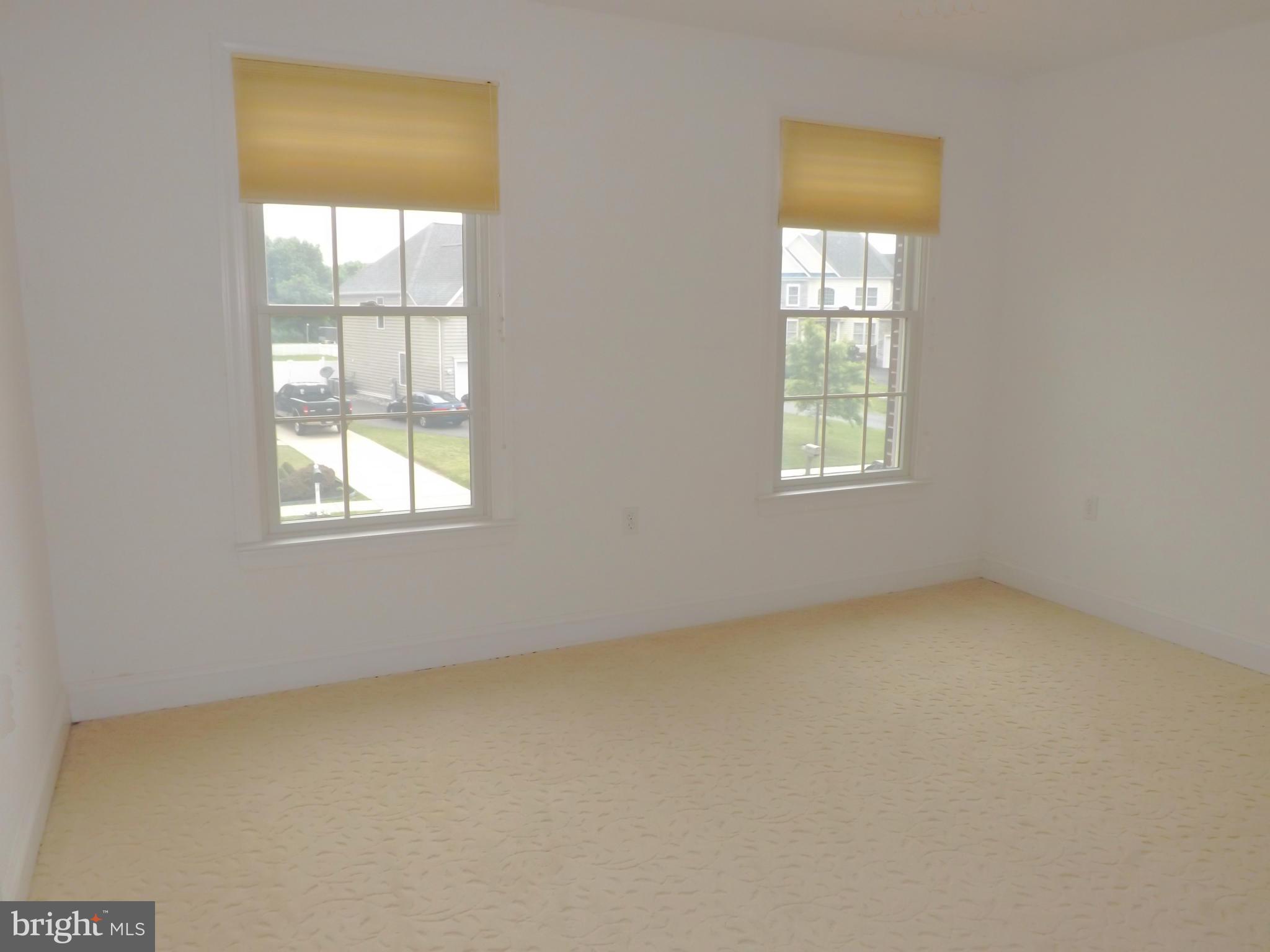 TAYLORS POINTE - Residential Lease