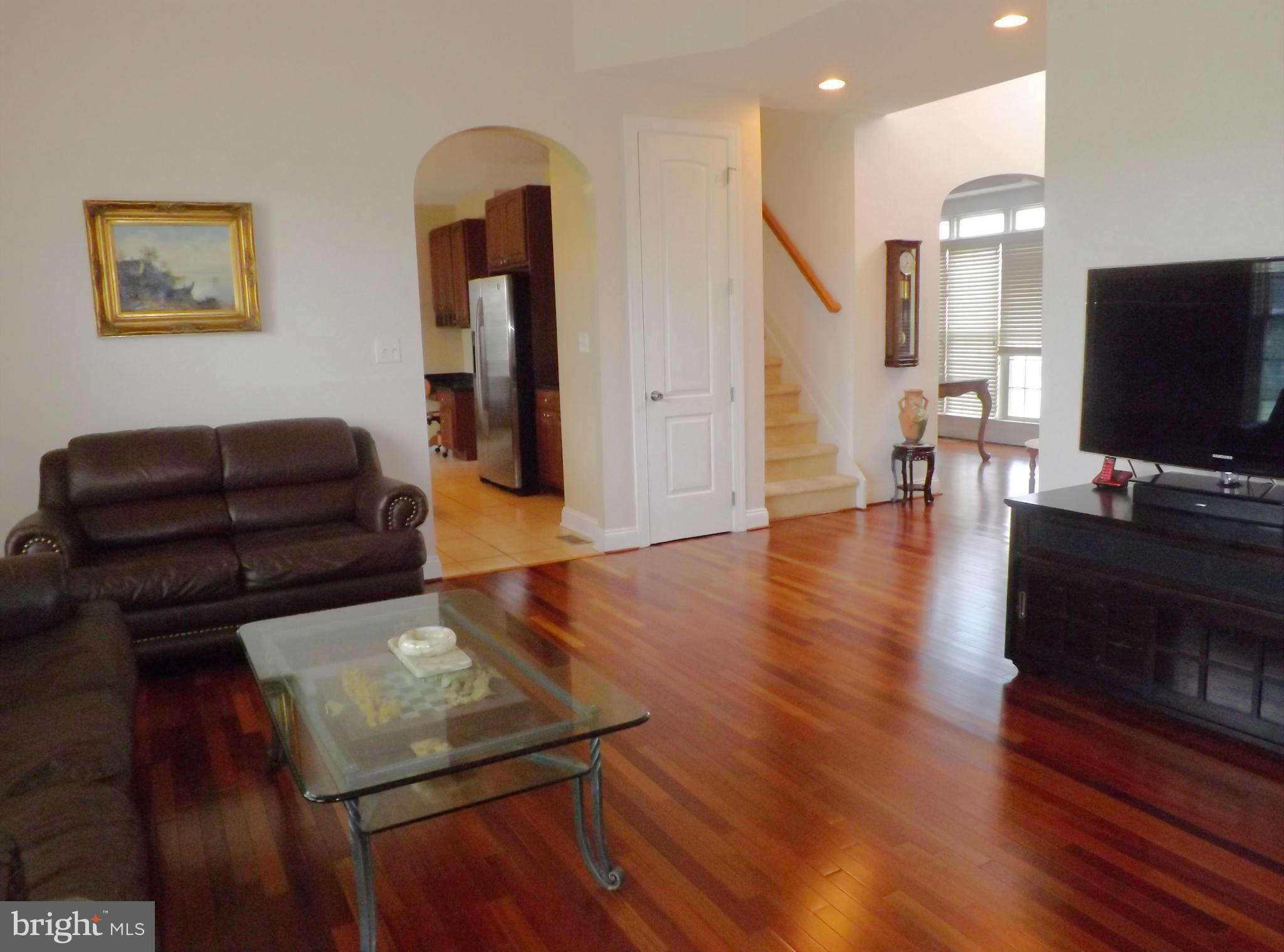 TAYLORS POINTE - Residential Lease