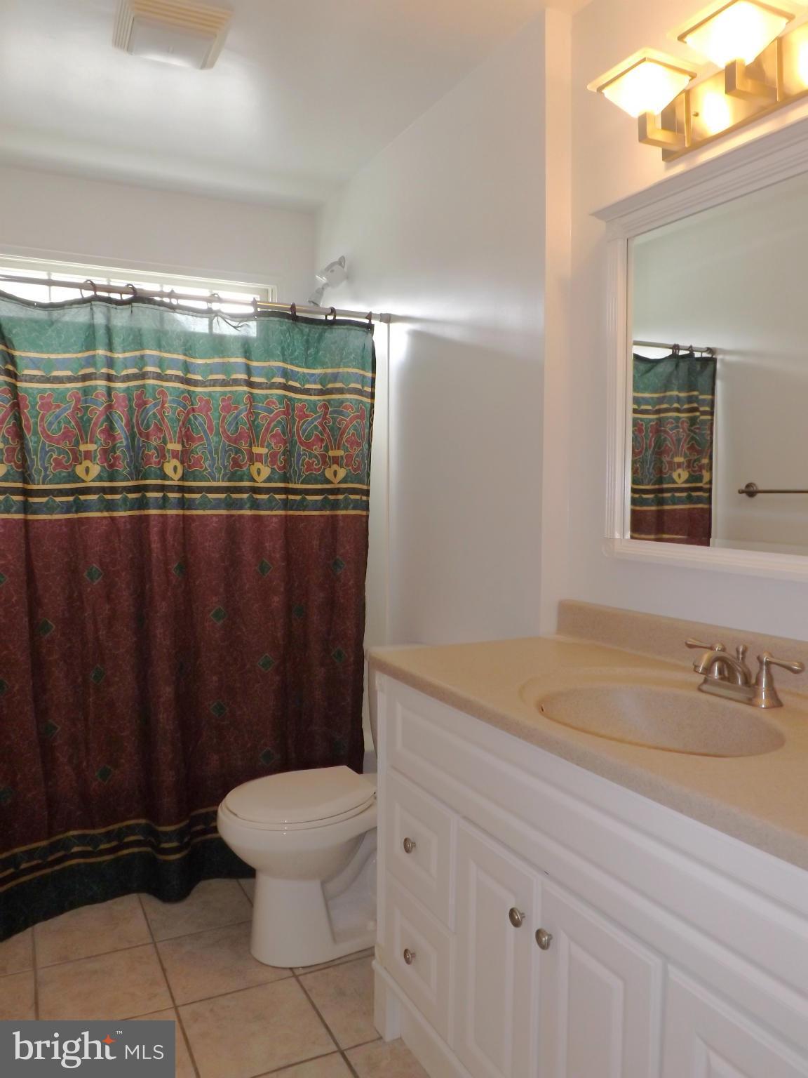 TAYLORS POINTE - Residential Lease