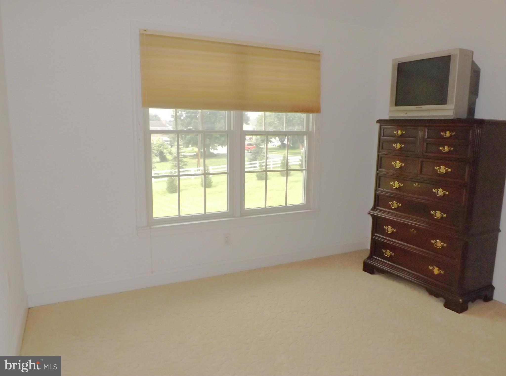 TAYLORS POINTE - Residential Lease