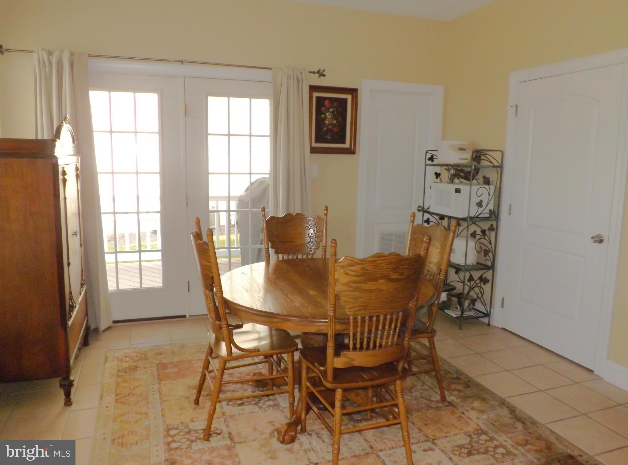 TAYLORS POINTE - Residential Lease