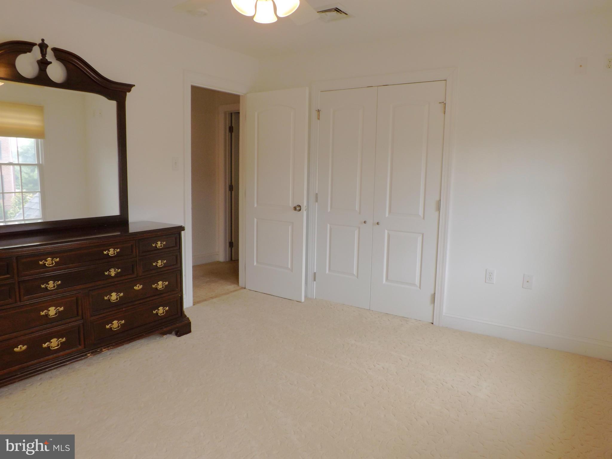 TAYLORS POINTE - Residential Lease