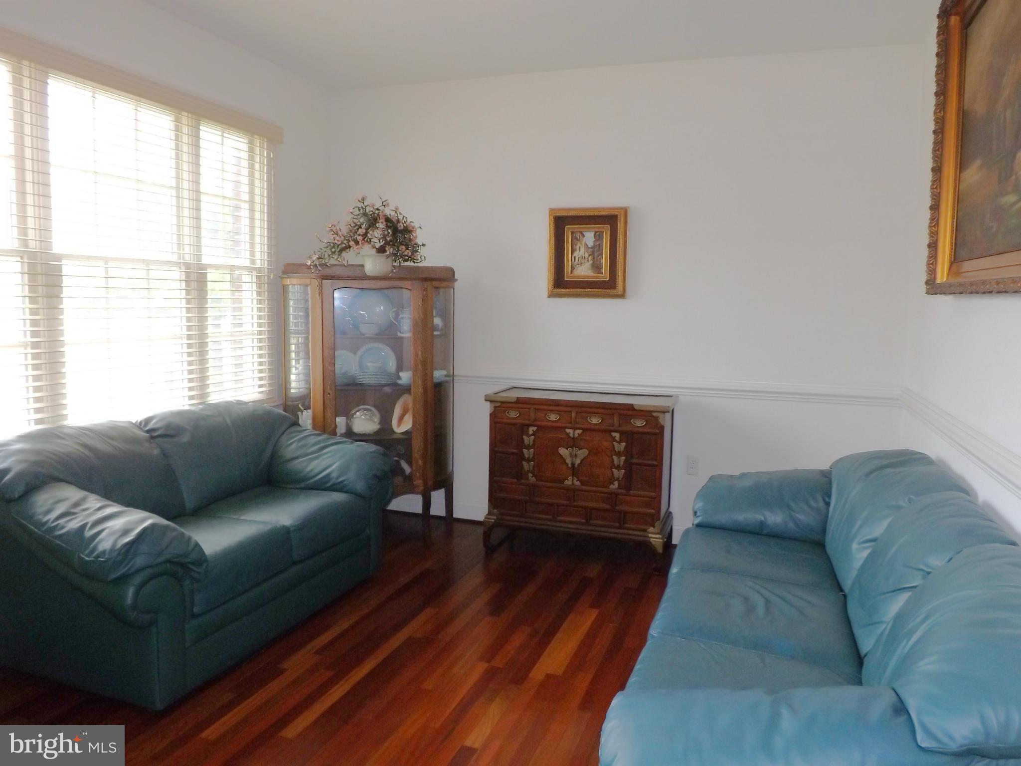 TAYLORS POINTE - Residential Lease